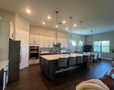 817 Seascape Place - Photo Thumbnail 2