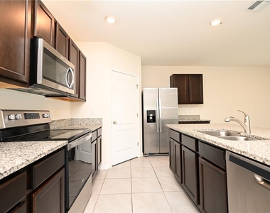 2548 Ryland Falls Drive - Photo Thumbnail 8