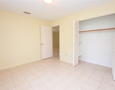 4705 Dimbath Drive - Photo Thumbnail 19