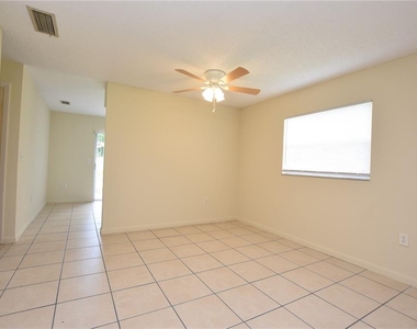 4705 Dimbath Drive - Photo Thumbnail 9