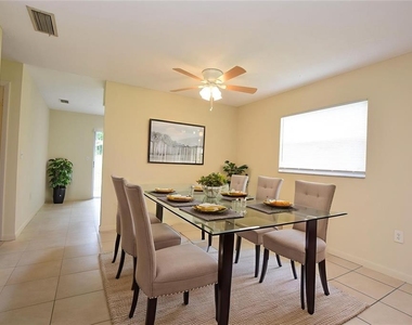 4705 Dimbath Drive - Photo Thumbnail 8