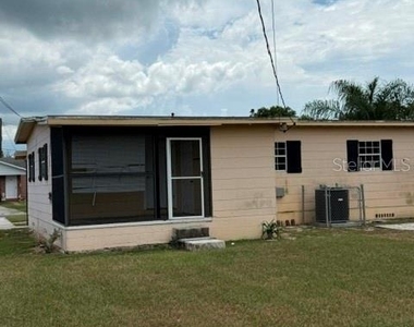 1730 Huntington Street - Photo Thumbnail 20