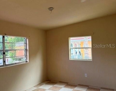 1730 Huntington Street - Photo Thumbnail 13