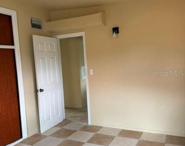 1730 Huntington Street - Photo Thumbnail 17