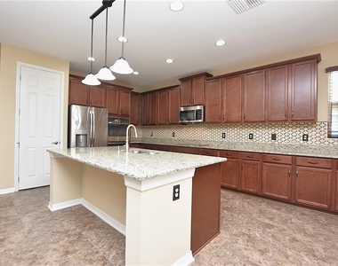 3949 Aquilla Drive - Photo Thumbnail 8