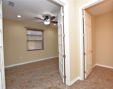 3949 Aquilla Drive - Photo Thumbnail 32