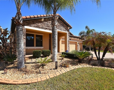 3949 Aquilla Drive - Photo Thumbnail 2