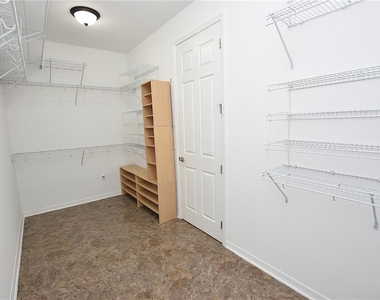3949 Aquilla Drive - Photo Thumbnail 30