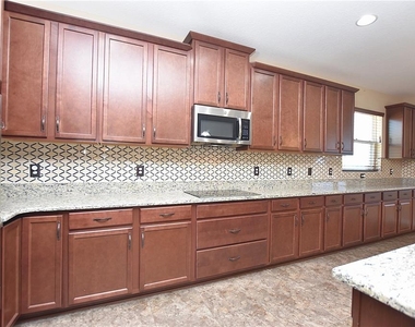 3949 Aquilla Drive - Photo Thumbnail 13