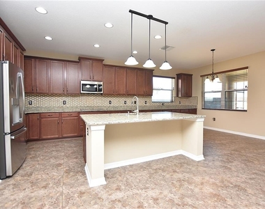 3949 Aquilla Drive - Photo Thumbnail 7