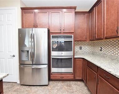 3949 Aquilla Drive - Photo Thumbnail 12