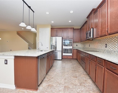 3949 Aquilla Drive - Photo Thumbnail 10