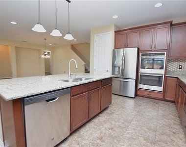 3949 Aquilla Drive - Photo Thumbnail 11