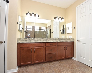 3949 Aquilla Drive - Photo Thumbnail 29