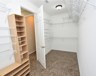 3949 Aquilla Drive - Photo Thumbnail 31