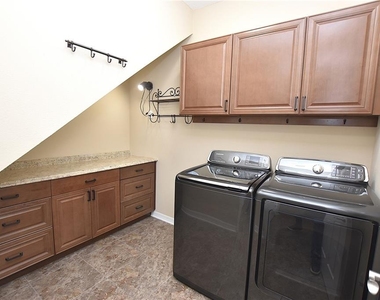 3949 Aquilla Drive - Photo Thumbnail 22