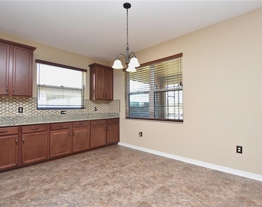3949 Aquilla Drive - Photo Thumbnail 9
