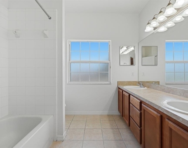 1316 Nw 120th Way - Photo Thumbnail 9