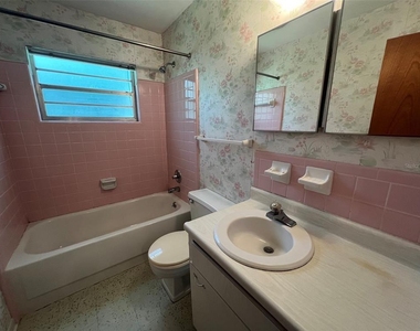 703 Ne 5th Place - Photo Thumbnail 13