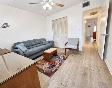 8454 111th Street - Photo Thumbnail 7