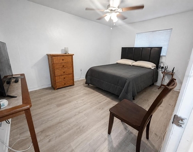 8454 111th Street - Photo Thumbnail 8
