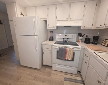8454 111th Street - Photo Thumbnail 6