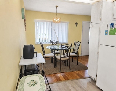 8454 111th Street - Photo Thumbnail 4