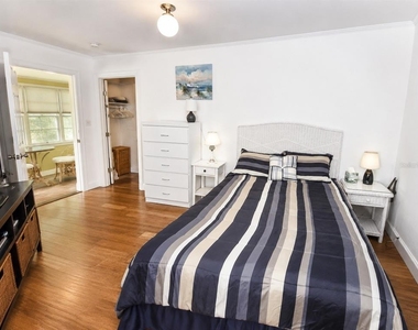 8454 111th Street - Photo Thumbnail 11