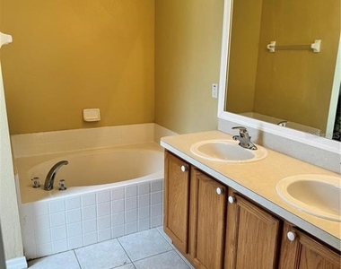 15 Prattwood Lane - Photo Thumbnail 6