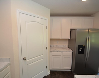 664 Grand Reserve Drive - Photo Thumbnail 8