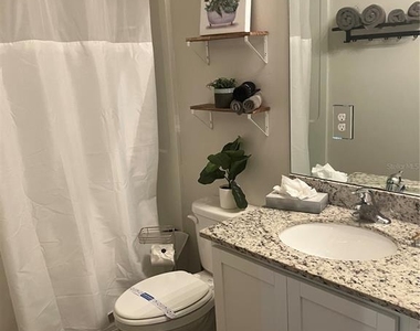 4109 Ne 20th Place - Photo Thumbnail 2
