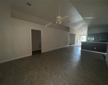 27008 Clear Creek Way - Photo Thumbnail 10