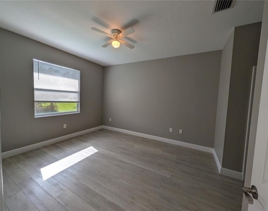 1643 Jeannin Drive - Photo Thumbnail 12