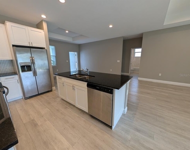 1643 Jeannin Drive - Photo Thumbnail 5
