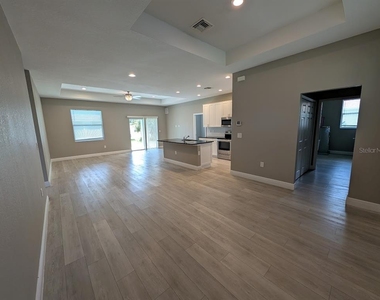 1643 Jeannin Drive - Photo Thumbnail 8