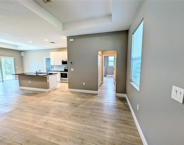 1643 Jeannin Drive - Photo Thumbnail 9