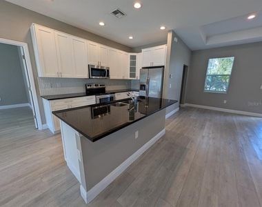 1643 Jeannin Drive - Photo Thumbnail 1