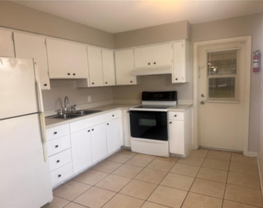 4917 21st Street W - Photo Thumbnail 5