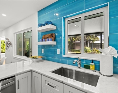 2587 Ringling Boulevard - Photo Thumbnail 23