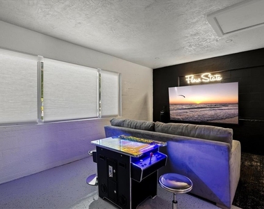 2587 Ringling Boulevard - Photo Thumbnail 42