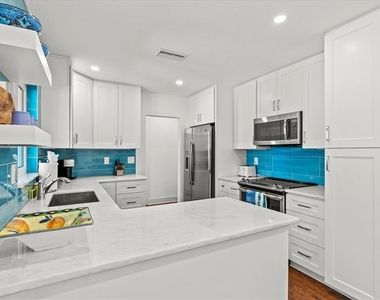 2587 Ringling Boulevard - Photo Thumbnail 17