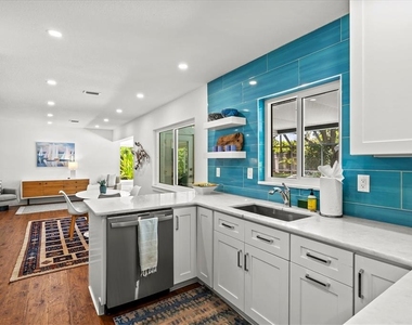 2587 Ringling Boulevard - Photo Thumbnail 21