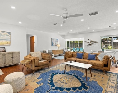 2587 Ringling Boulevard - Photo Thumbnail 9