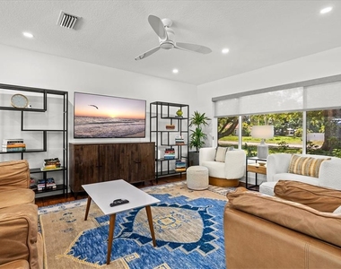2587 Ringling Boulevard - Photo Thumbnail 7
