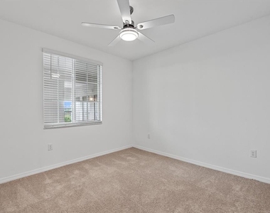 12180 Wellen Golf Street - Photo Thumbnail 21