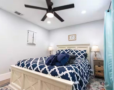 2732 49th Avenue W - Photo Thumbnail 10