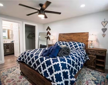 2732 49th Avenue W - Photo Thumbnail 8