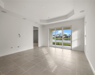 10366 Lake George Avenue - Photo Thumbnail 6