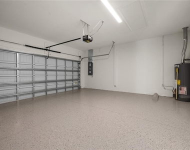 10366 Lake George Avenue - Photo Thumbnail 21