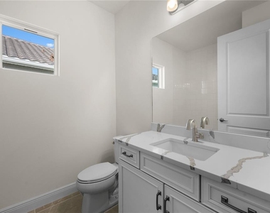 10366 Lake George Avenue - Photo Thumbnail 13